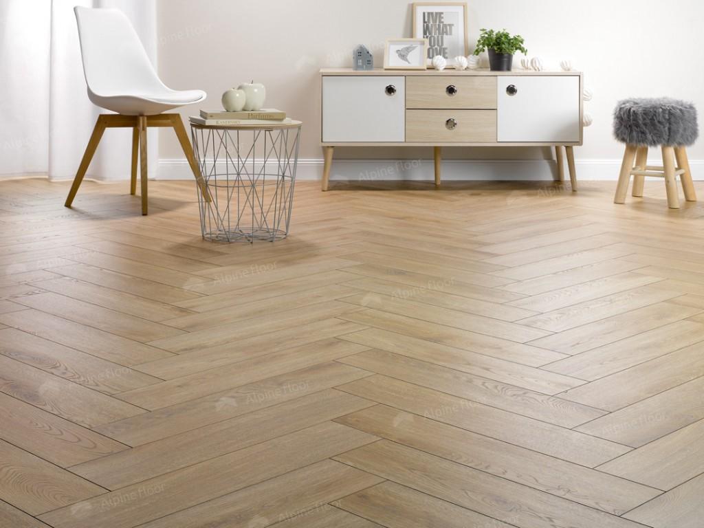 Herringbone 8 BR Cajun Oak 535